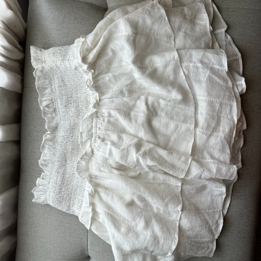 White flowy skirt